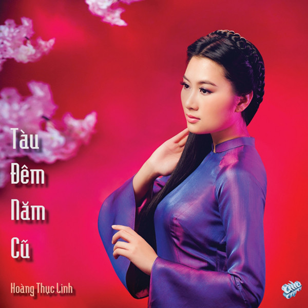 Hoàng Thục Linh Photo