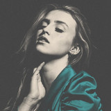 Alicia Moffet profile