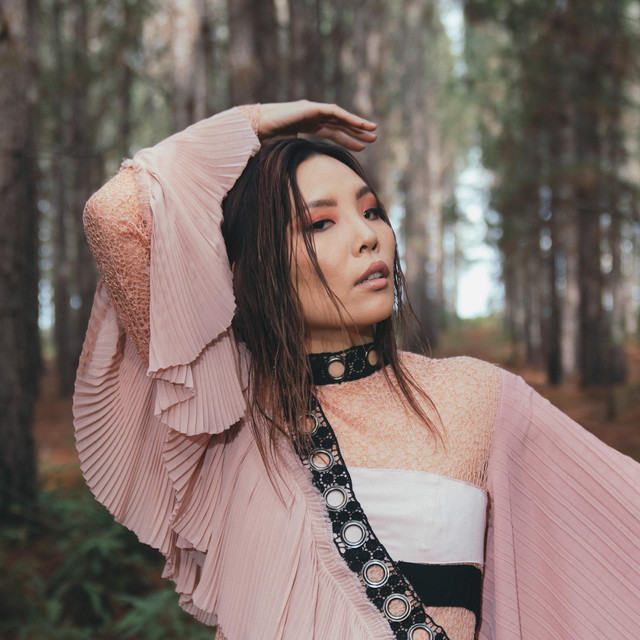 Dami Im photo