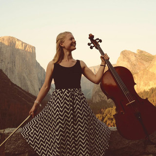 Monique Clare Photo