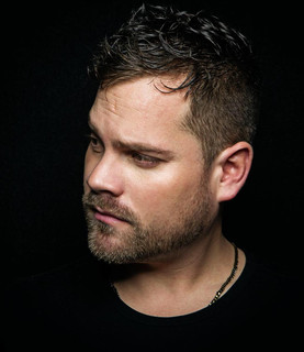 Theo Tams Photo