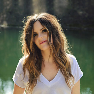 Mia Fieldes Photo