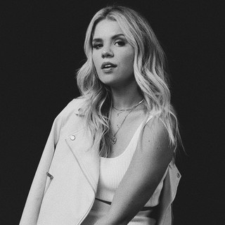 Taylor Edwards Photo