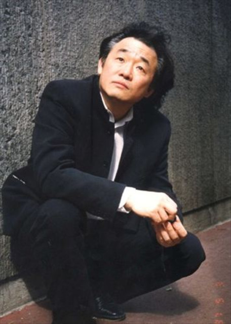 Kun Woo Paik Photo