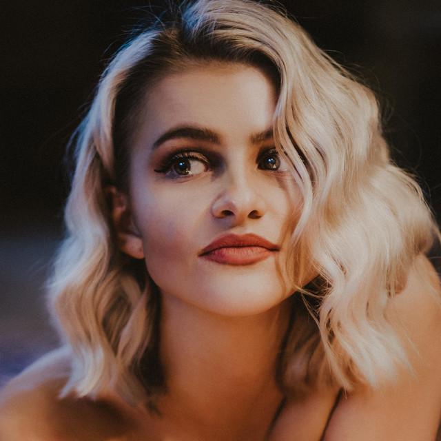 Mikayla photo