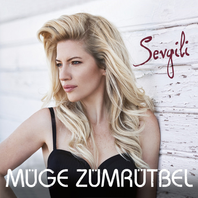 Müge Zümrütbel Photo