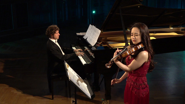Chopin: Nocturnes, Op. 9: No. 2 in E Flat Major (Transcr. Sarasate for Violin and Piano) [Live / Musical Moments] cover art