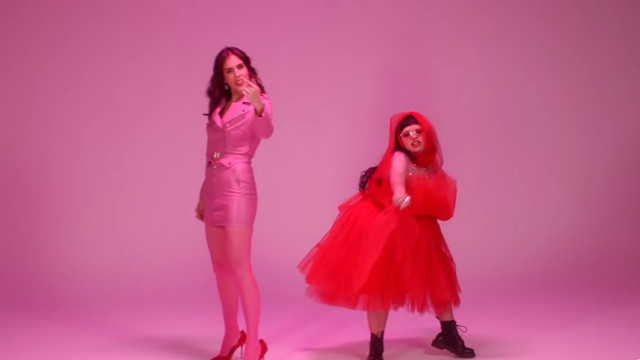 Amandititita & Sandra Echeverria