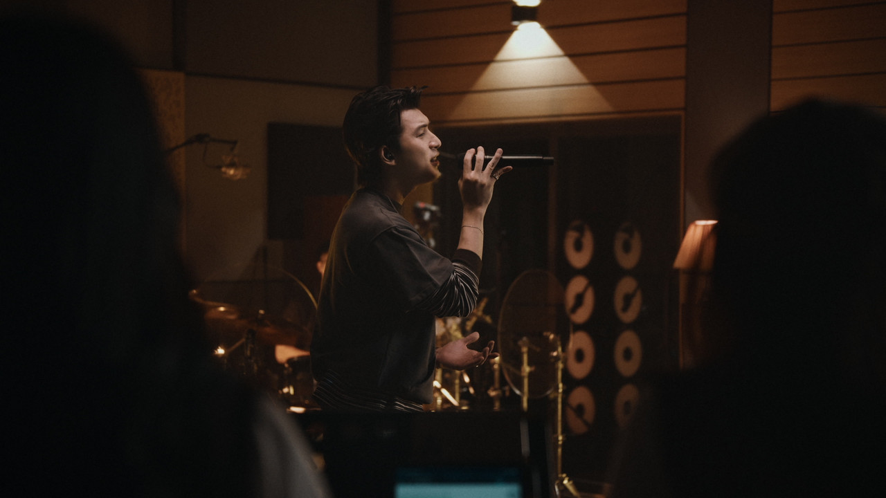 Người Im Lặng Gặp Người Hay Nói (Studio Live Session)