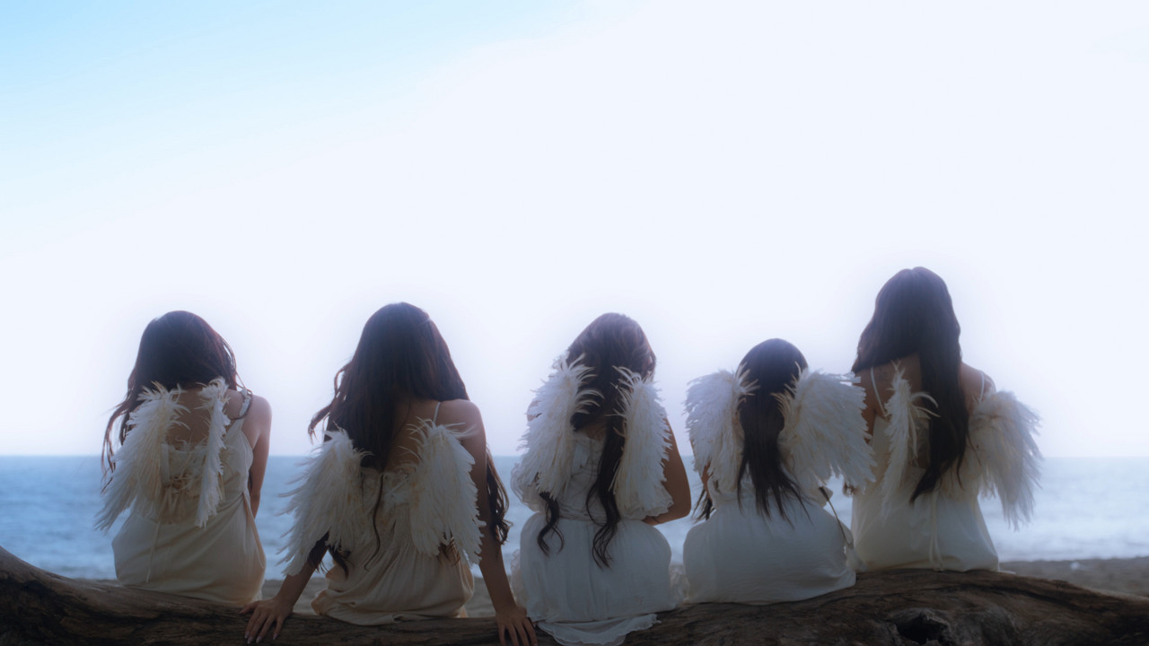 KAIA 'hulog' Official Music Video