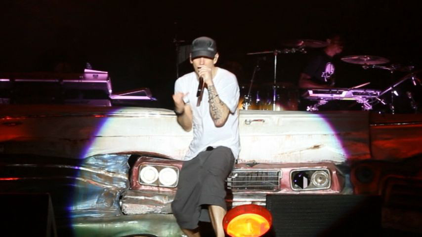Love The Way You Lie - Live
