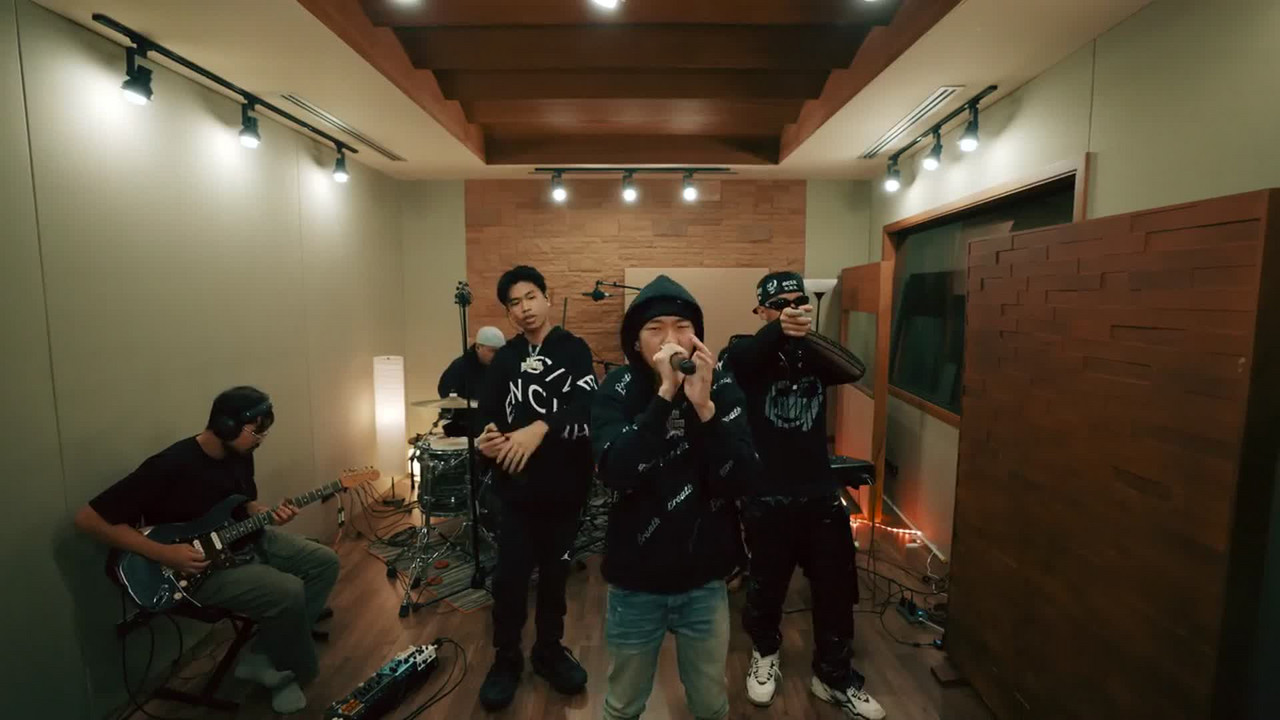 W.R.U - Live Session