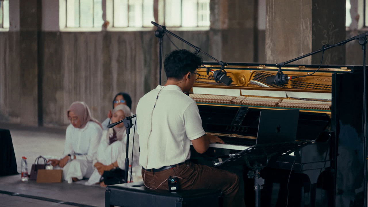 Kekal (Dalam Sunyi Live)