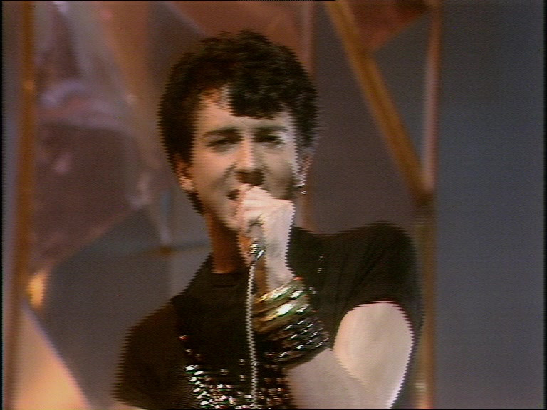 Tainted Love - Live On Top Of The Pops