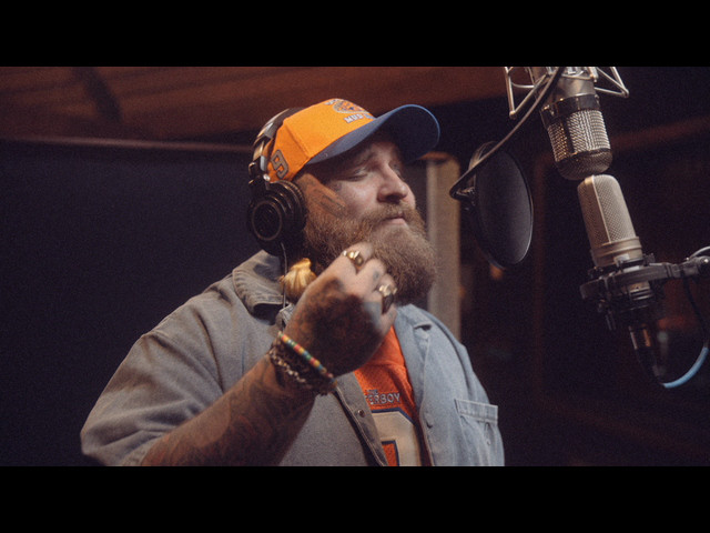 Teddy Swims - Lose Control (The Village Sessions)