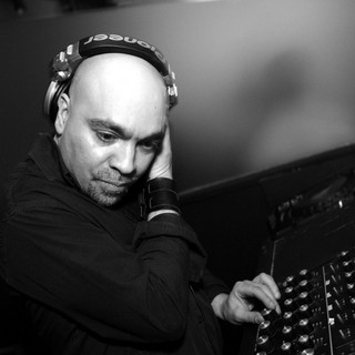 Nuno Cacho cover