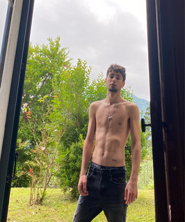 giovane suicida