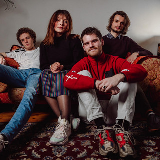Femme Fugazi Photo