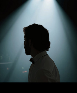 Nick De La Hoyde banner