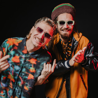 Medial Banana banner