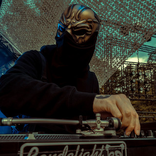 UZ cover