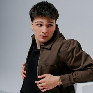 Max Navarro artist photo