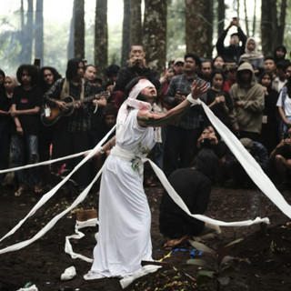AUM