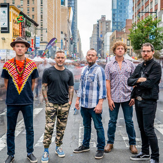 infamous stringdusters