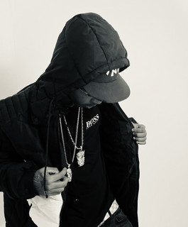 DJ V7