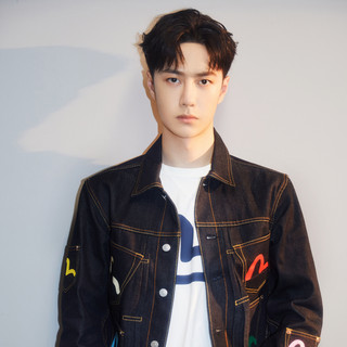 王一博 (WANG YIBO)