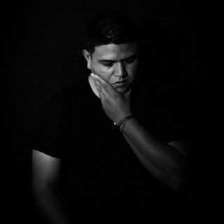 Leon Lobato Photo