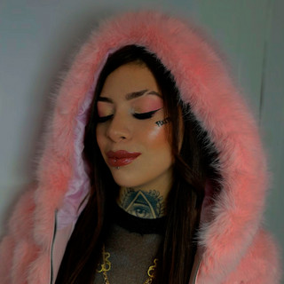 Miishu La Rue