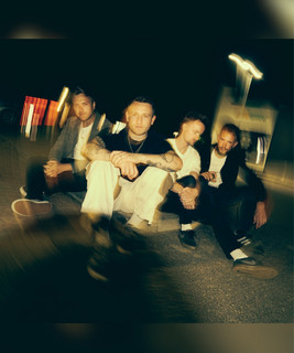 Liai Photo