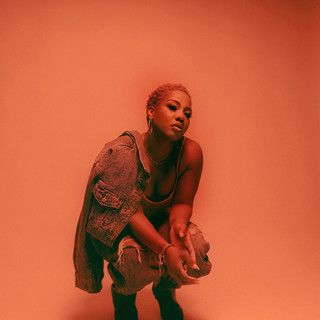 Nia Dinero