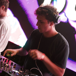 DJ SamWell