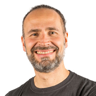 Andreas Neil Edzard 