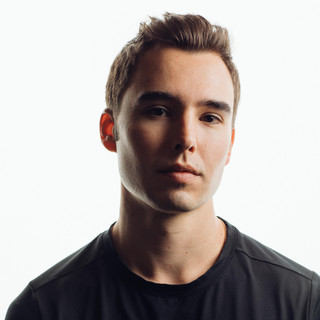 Evan Henzi Photo