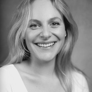 Eve Barclay