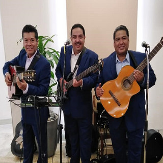 Salomòn y los Íntimos