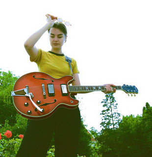 Astrid Holiday