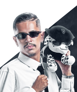 Dj Carlos Henrique poster