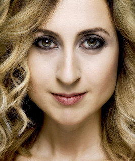 Esra Kayıkçı