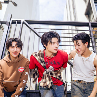 VVV