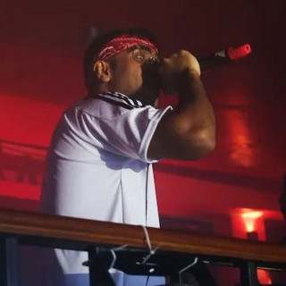 Neer Mic Pe