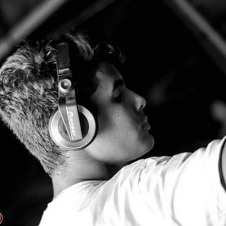 Impact GrooVe Photo
