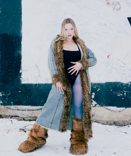 Sanatçı fotoğrafı LEGZDINA