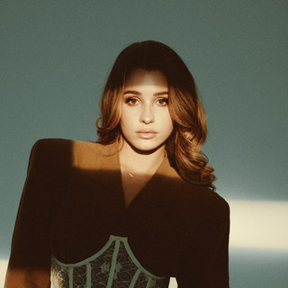 Victoria Nadine Photo