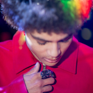 Miles Outré