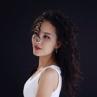 Amira Lyric