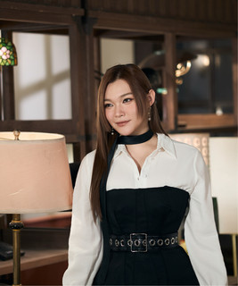 Janees 黃洛妍